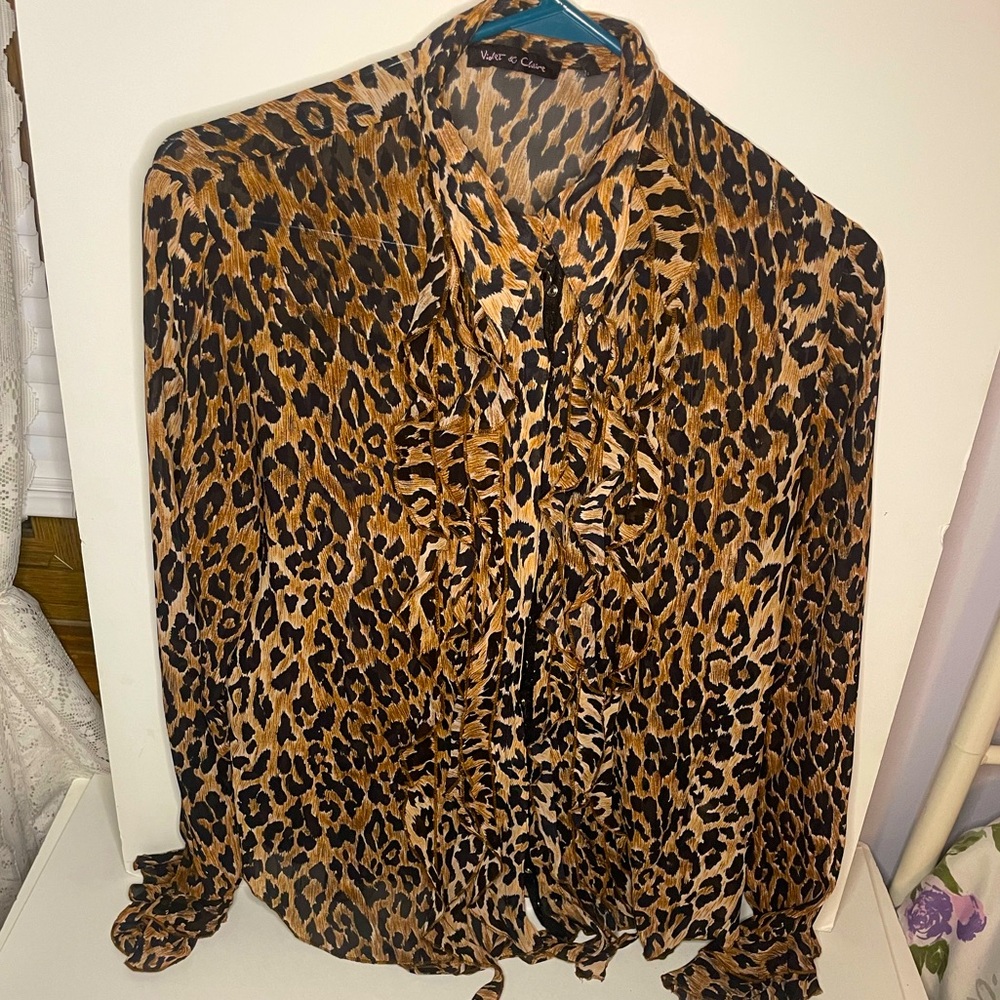 Violet and Claire Collar Shirt animal print size medium